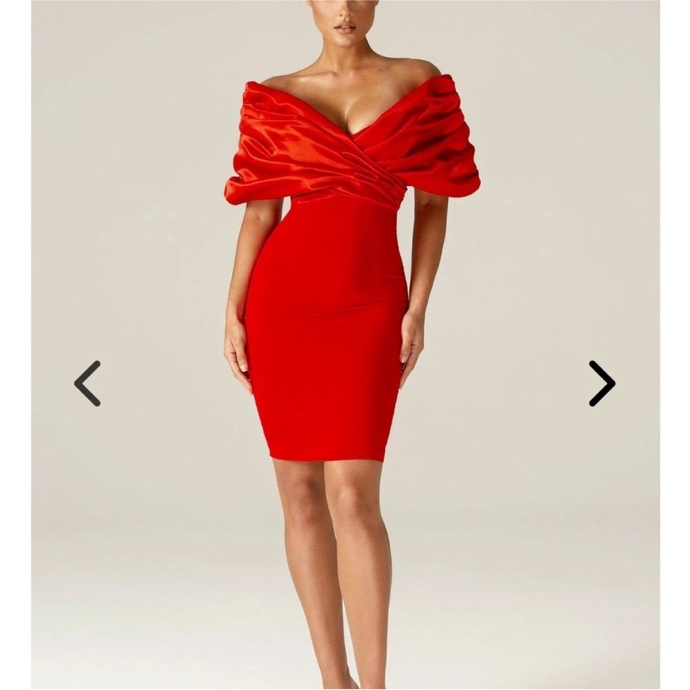 Alieva MARIBEL CREPE RUFFLE SHOULDER DRESS